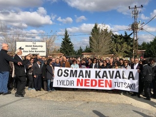 Dostları Silivri Cezaevi önünde sordu: Kavala neden tutsak?